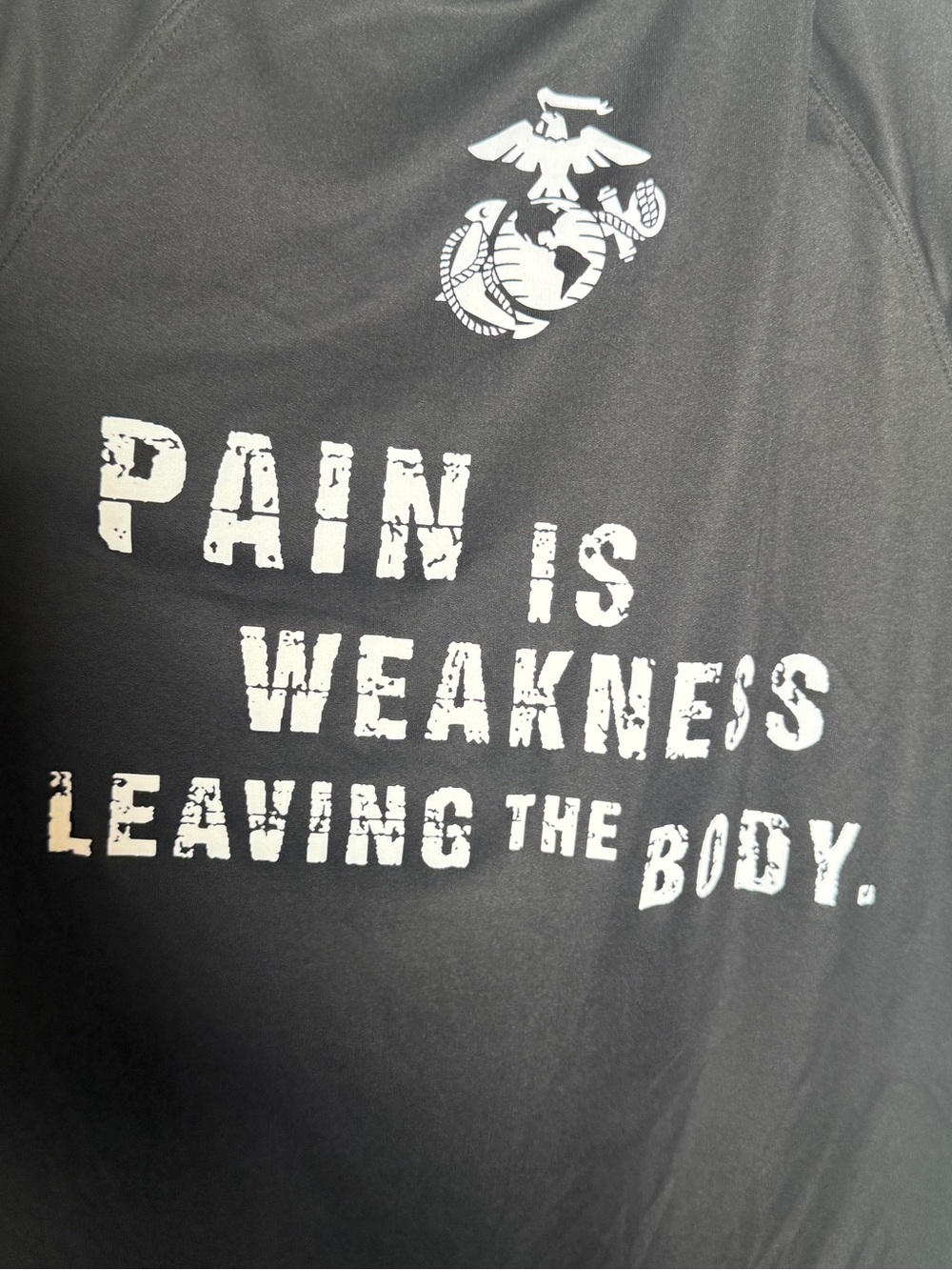 US Marines Black Logo Tee Pain is Weakness Leaving the Body Mens Large Dri Fit - Picture 5 of 6